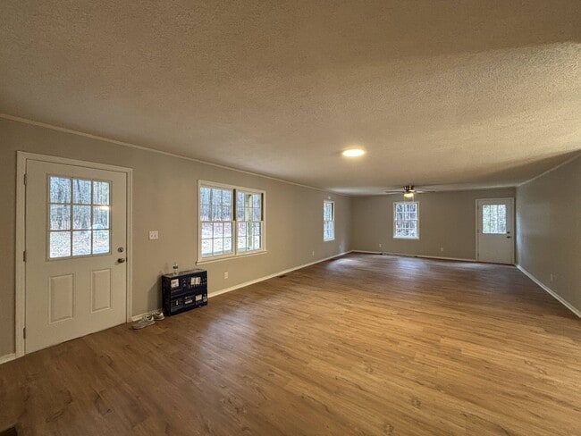 Building Photo - 6727 Seven Islands Rd