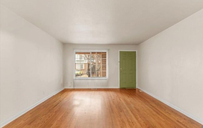 Building Photo - 61 S Sable Blvd