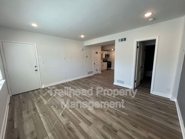 Building Photo - 304 E Gregory Blvd