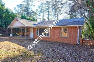 Building Photo - 1752 Upper River Rd