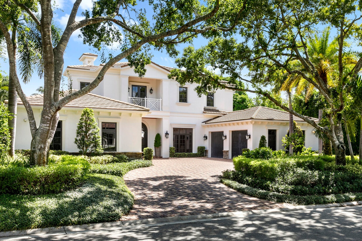 Foto principal - 155 Commodore Dr