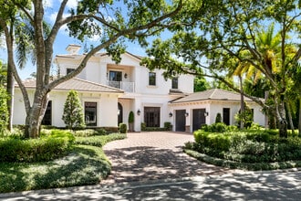 Building Photo - 155 Commodore Dr