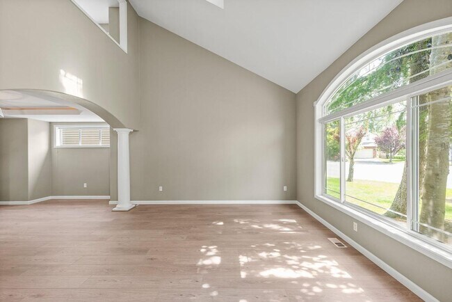 Foto del edificio - Spacious Sunrise Home for Rent in Puyallup...