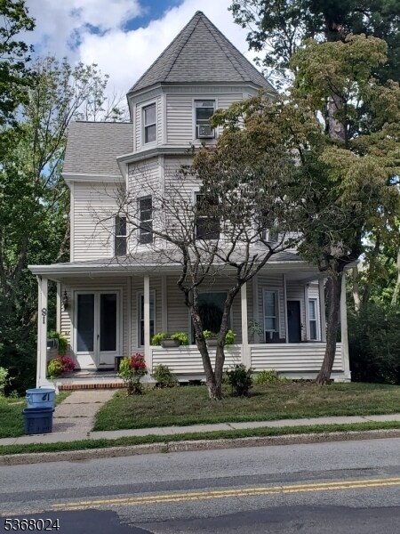 Foto principal - 81 Western Ave
