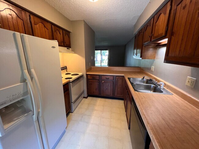 Foto del edificio - 2 Bed/1.5 Bath Townhome in Iowa City!