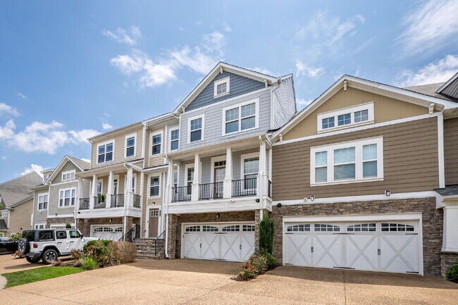 Foto del edificio - 3 Bedroom Townhome in Glen Allen – Available August 10th – $3,200/mo