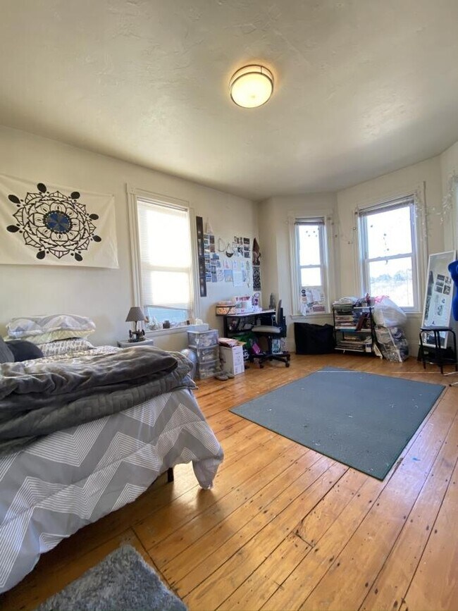 Building Photo - 3 bedroom in Boston MA