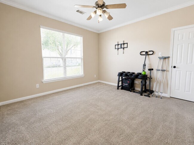 Foto del edificio - 2409 Deerwood Ct