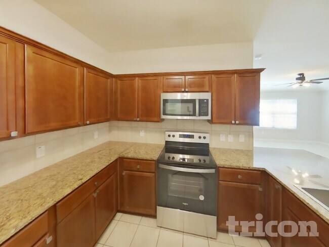 Building Photo - 2060 Brisbon St