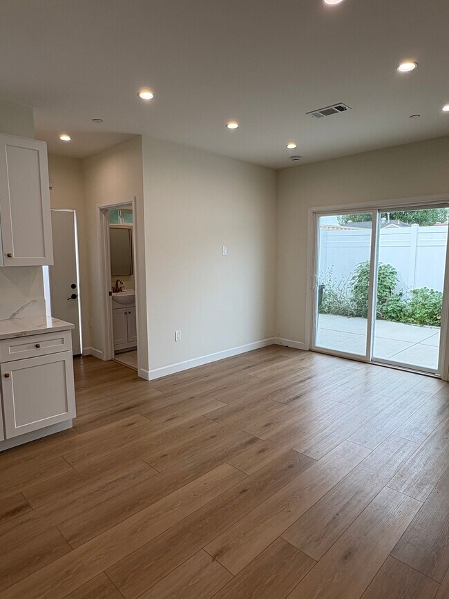 Área de estar - 15857 Stare St