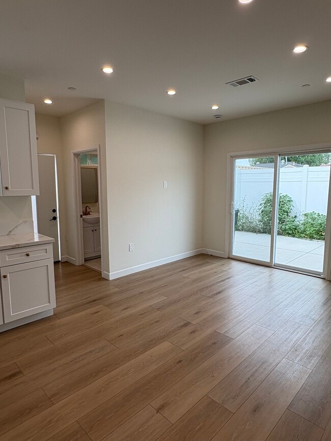 Sala de estar - 15857 Stare St