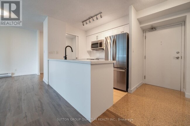 Building Photo - 81 Navy Wharf Ct