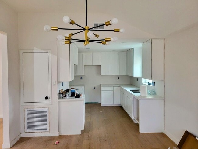 Building Photo - 12018 Woolford Dr