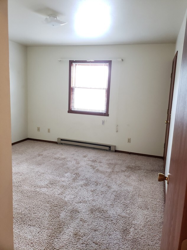 Primary Photo - 808 Whiting Ave