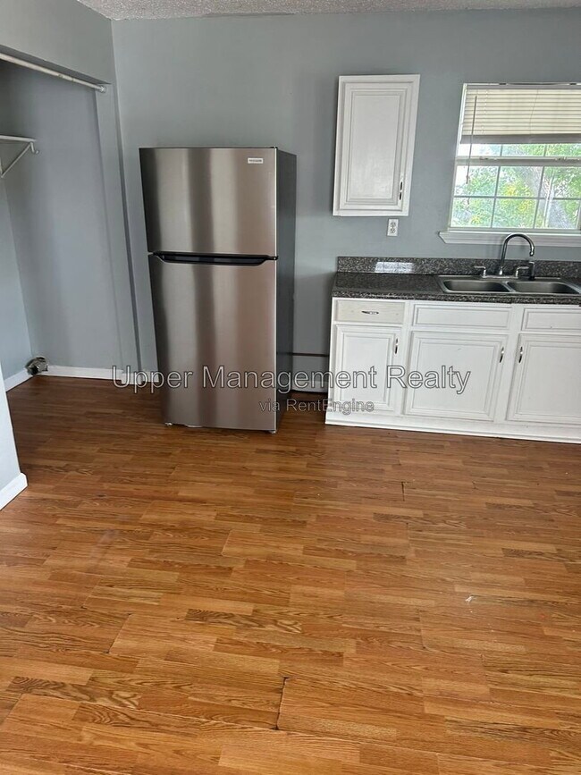 Foto del edificio - 8722 Hickory St