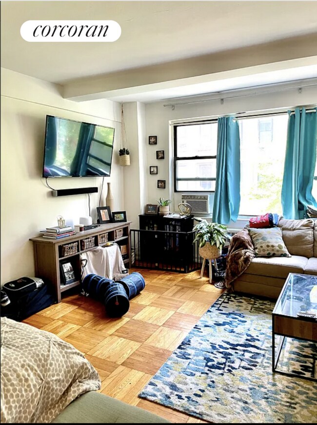 Foto del edificio - 30 E 37th St