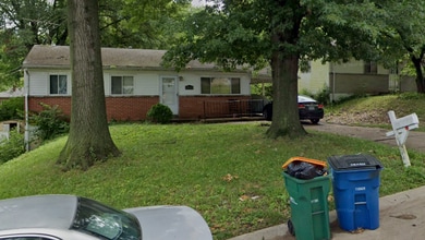 Building Photo - 10044 Winkler Dr