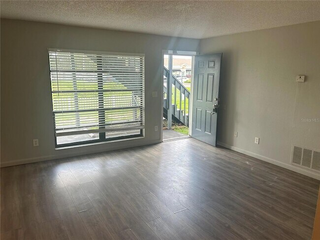 Foto del edificio - 4480 76th Ave N