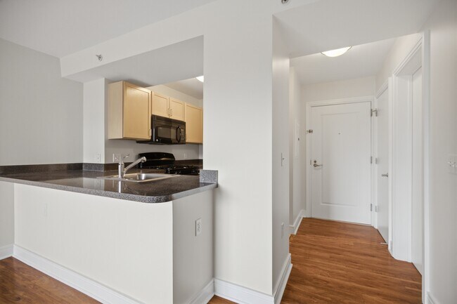 Cocina a la entrada - 800 4th St SW