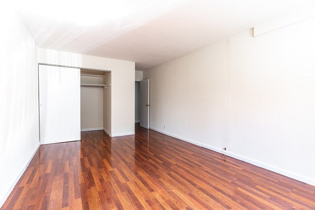 Foto del edificio - 104-60 Queens Blvd