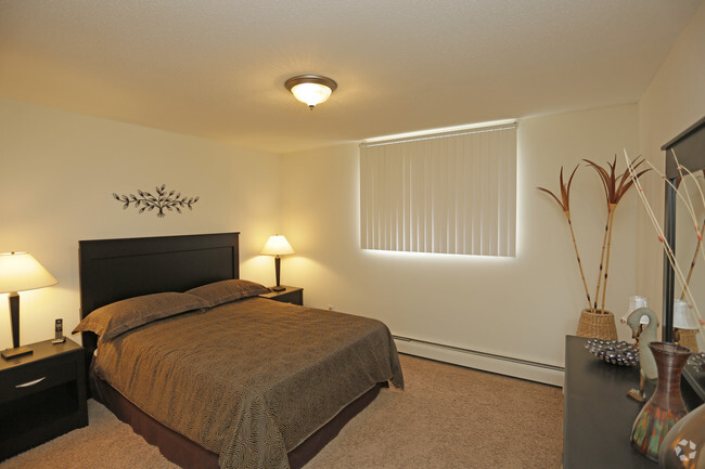 Robinwood - Apartments in Coon Rapids, MN | Apartments.com