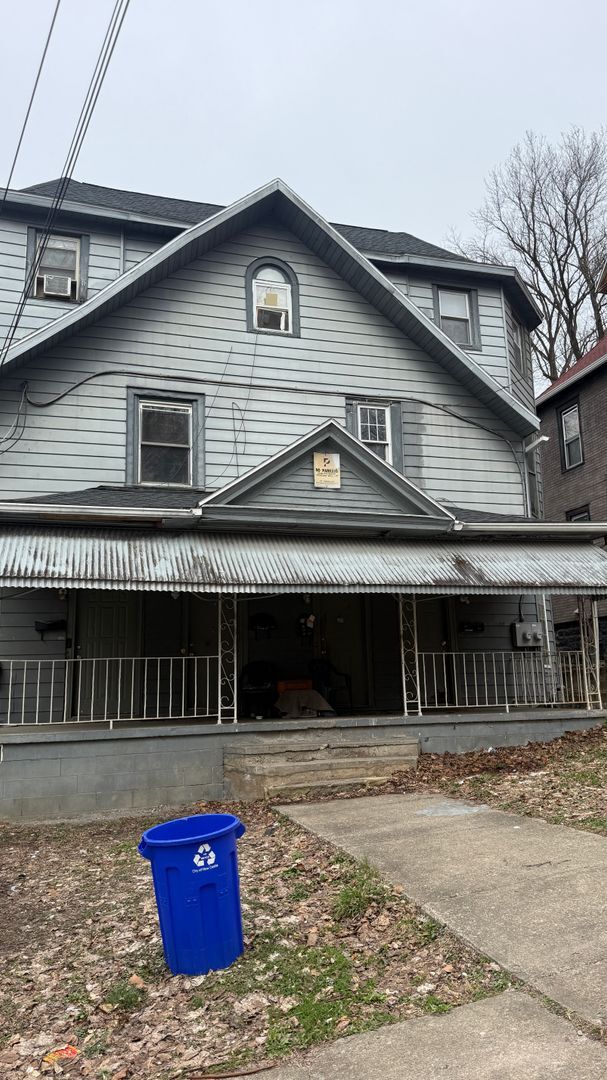 Building Photo - 315 N Shenango St