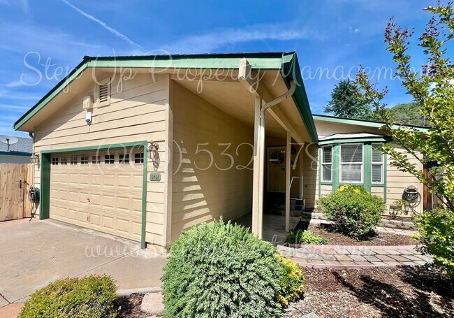 Building Photo - Comfortable & Well-Appointed 3-Bedroom Hom...
