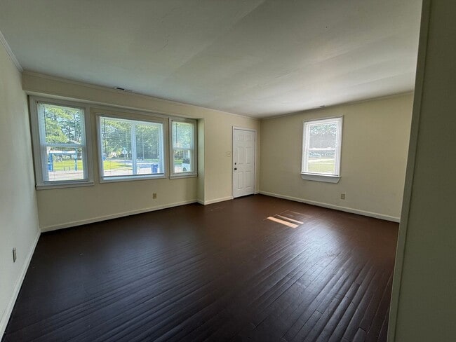 Building Photo - 2261 Onslow Dr