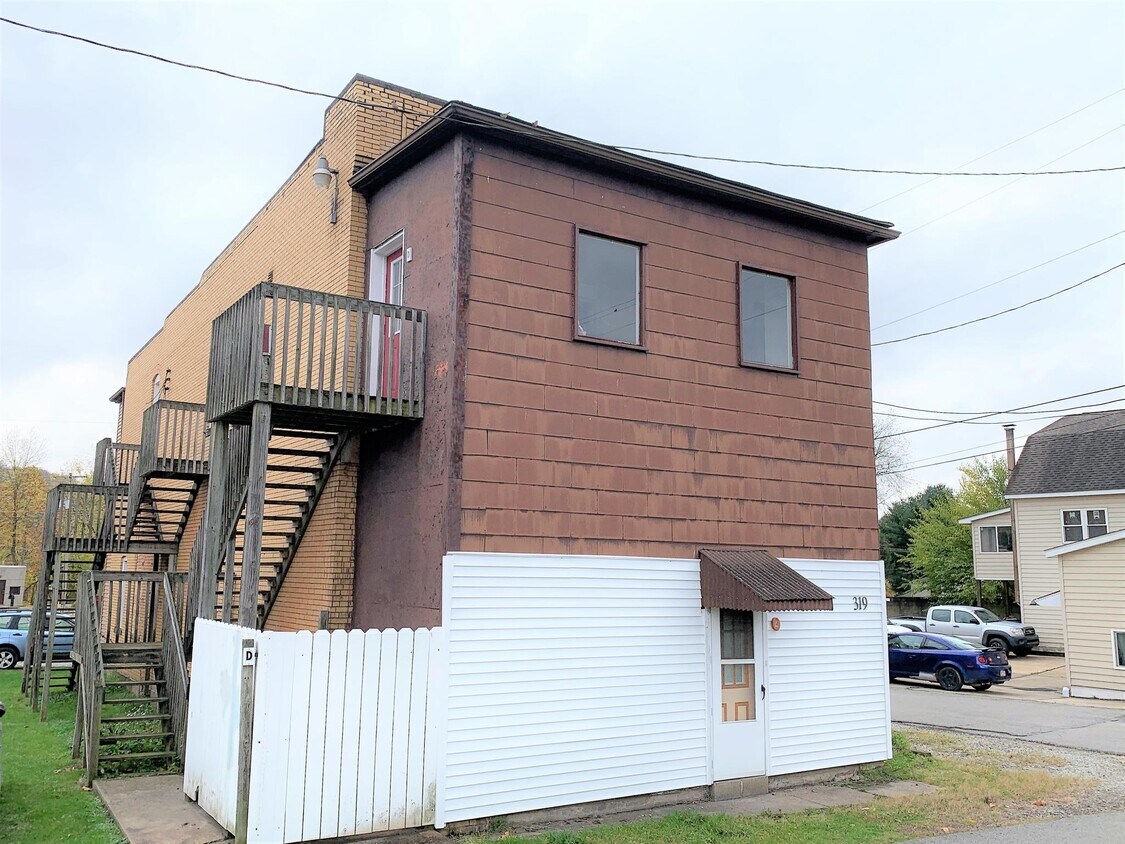 Primary Photo - 319 Kennedy Ave