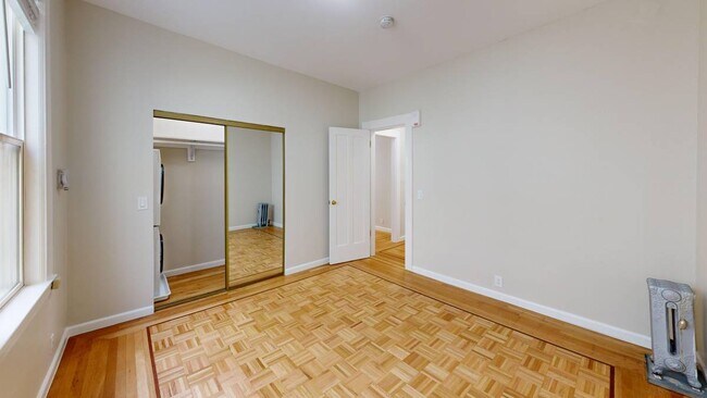 Foto del edificio - 1549 Clay St