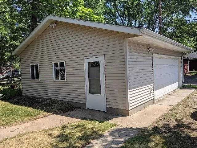 Building Photo - 1124 8th Ave SE