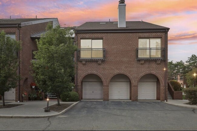 Foto del edificio - 5 Millay Ct