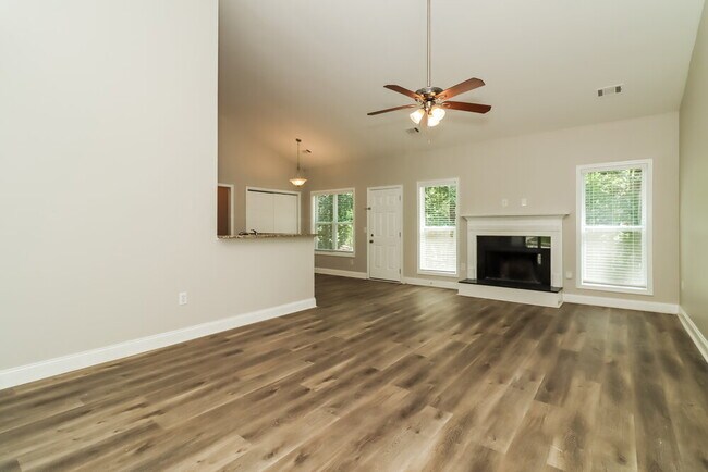 Foto del edificio - 205 Westridge Cir