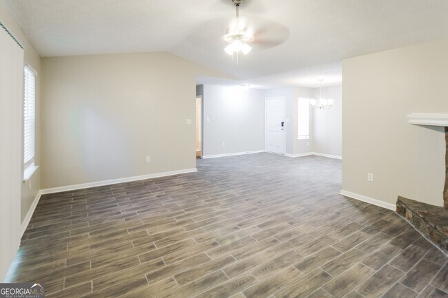 Foto del edificio - 6105 Marbut Farms Chase