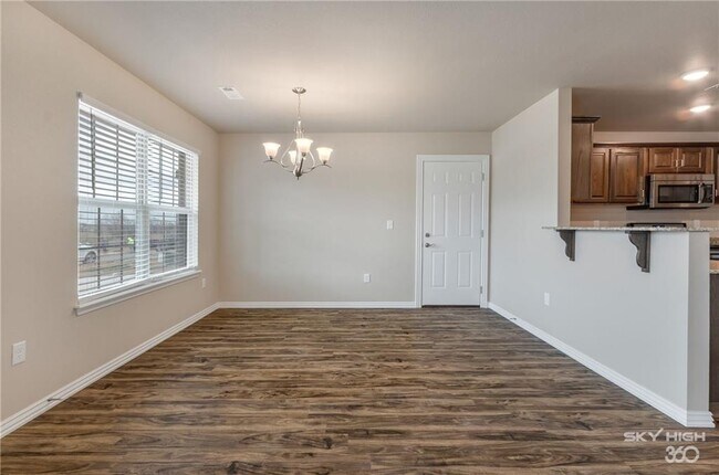 Foto del edificio - 2129 Brown Bear Ln