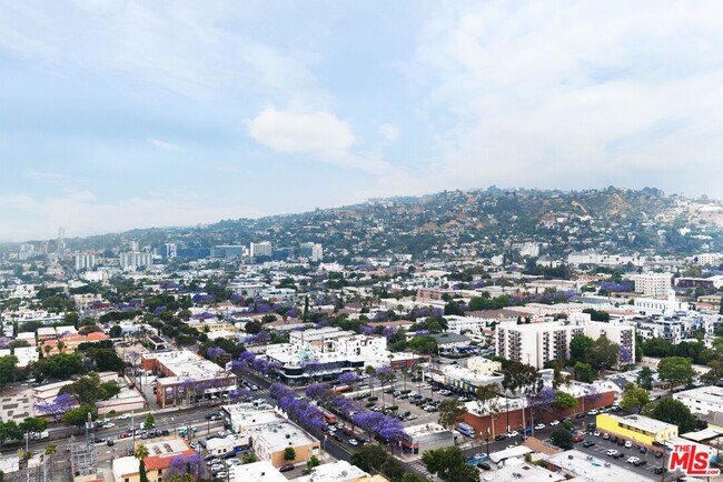 Foto del edificio - 1005 N Genesee Ave