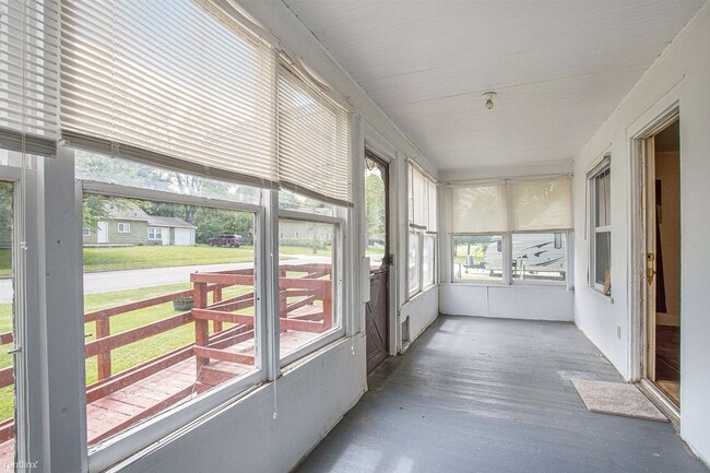Building Photo - 1 br, 1 bath House - 100 Eldred St