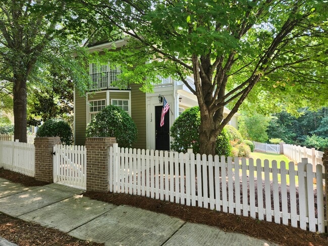 Building Photo - 113 Magnolia Blossom Way