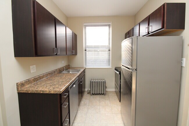 Foto del edificio - 813 W Cornelia Ave