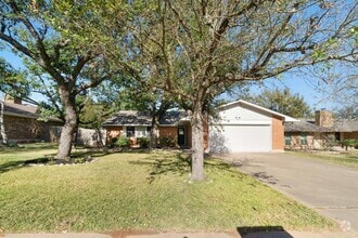 Building Photo - 5510 Wagon Train Rd