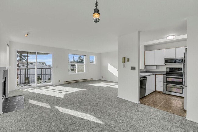 Building Photo - 2 bed 2 bath condo near down town Burien