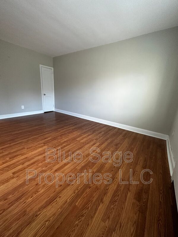 Building Photo - 813 Windermere Ave