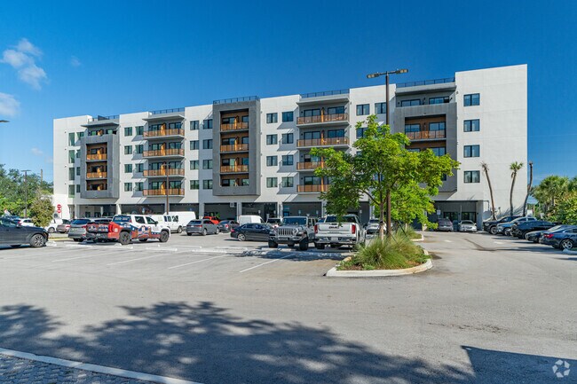 Aparcamiento - Koosh Living at Griffin