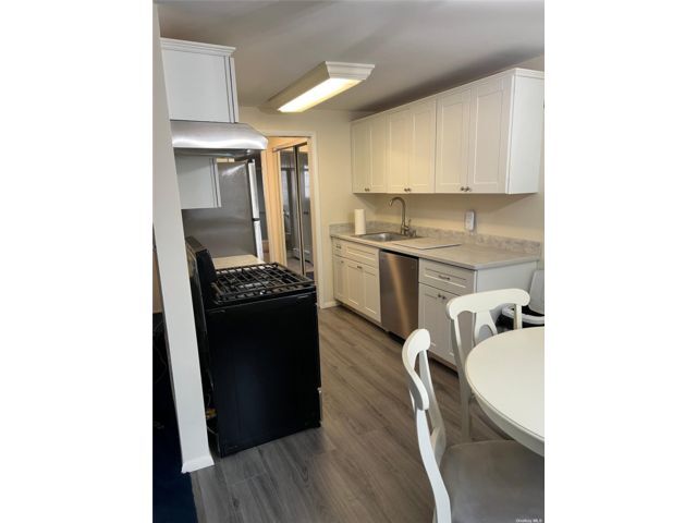 Foto principal - 100 Jervis Ave