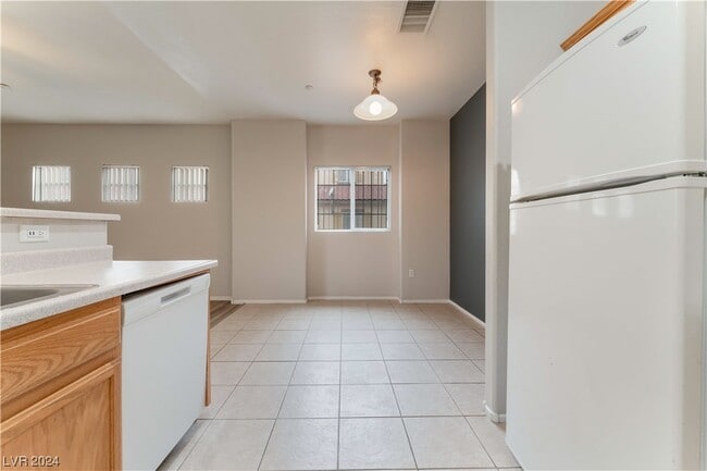 Building Photo - 5925 Palmilla St