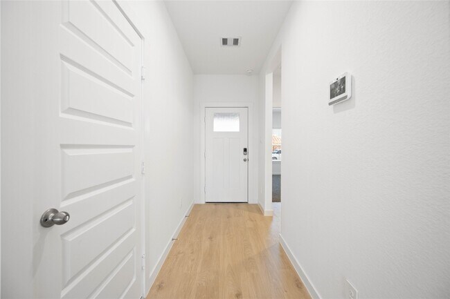 Building Photo - 31638 Farlam Farms Trl