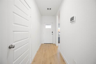 Building Photo - 31638 Farlam Farms Trl