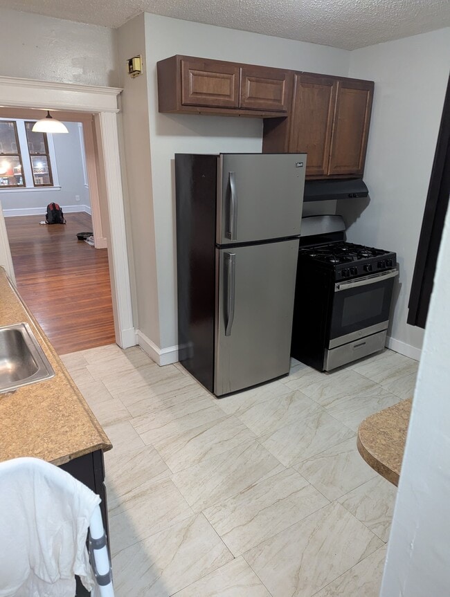 Foto del edificio - 449 New Britain Ave