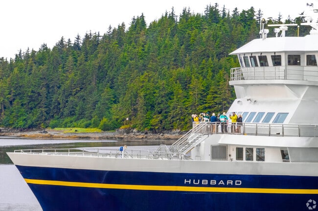 Ferries depart daily from the Auke Bay Ferry Terminal, which is situated just east of Auke Bay.