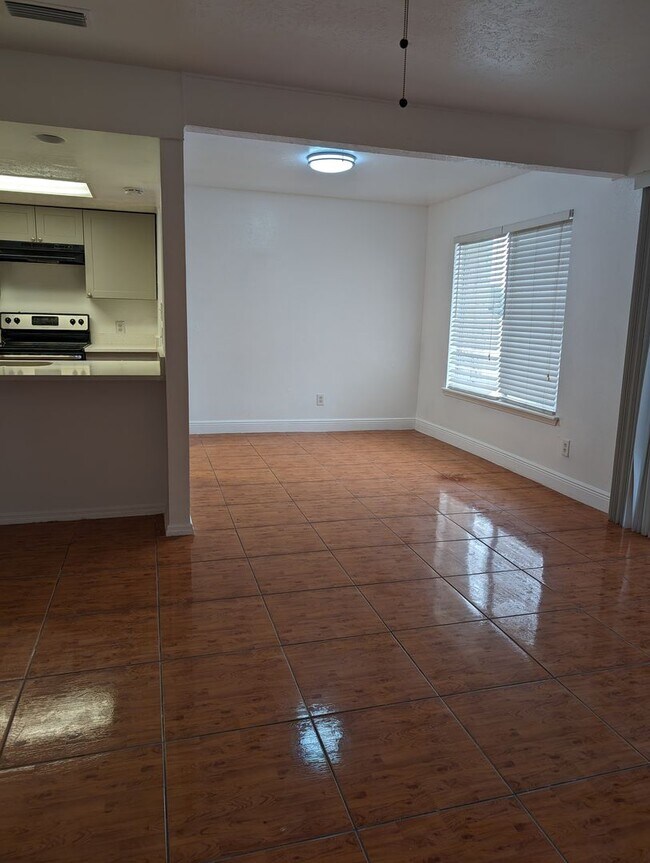 Foto del edificio - Millenia Mall Area one Bedroom one Bath wi...